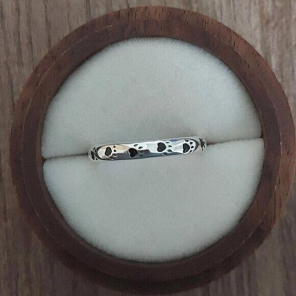 925 Sterling Silver Black Enamel Paw Ring - Picture 2 of 8